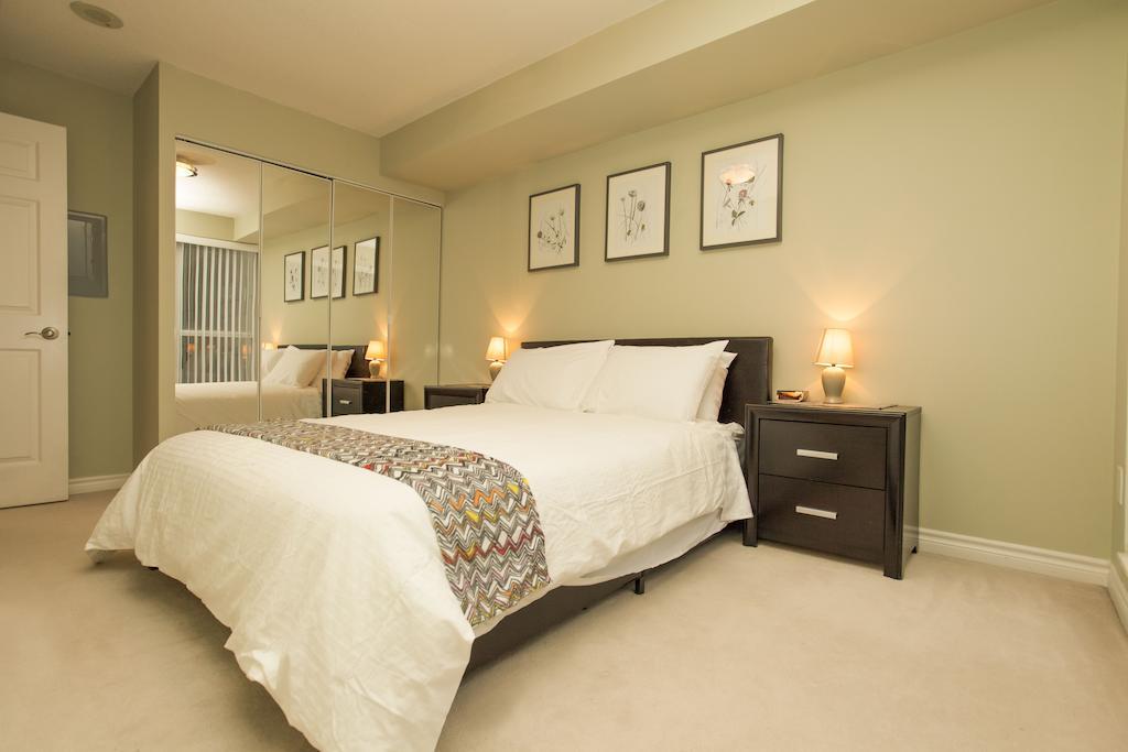 Red Maple Suites - Icon Торонто Номер фото