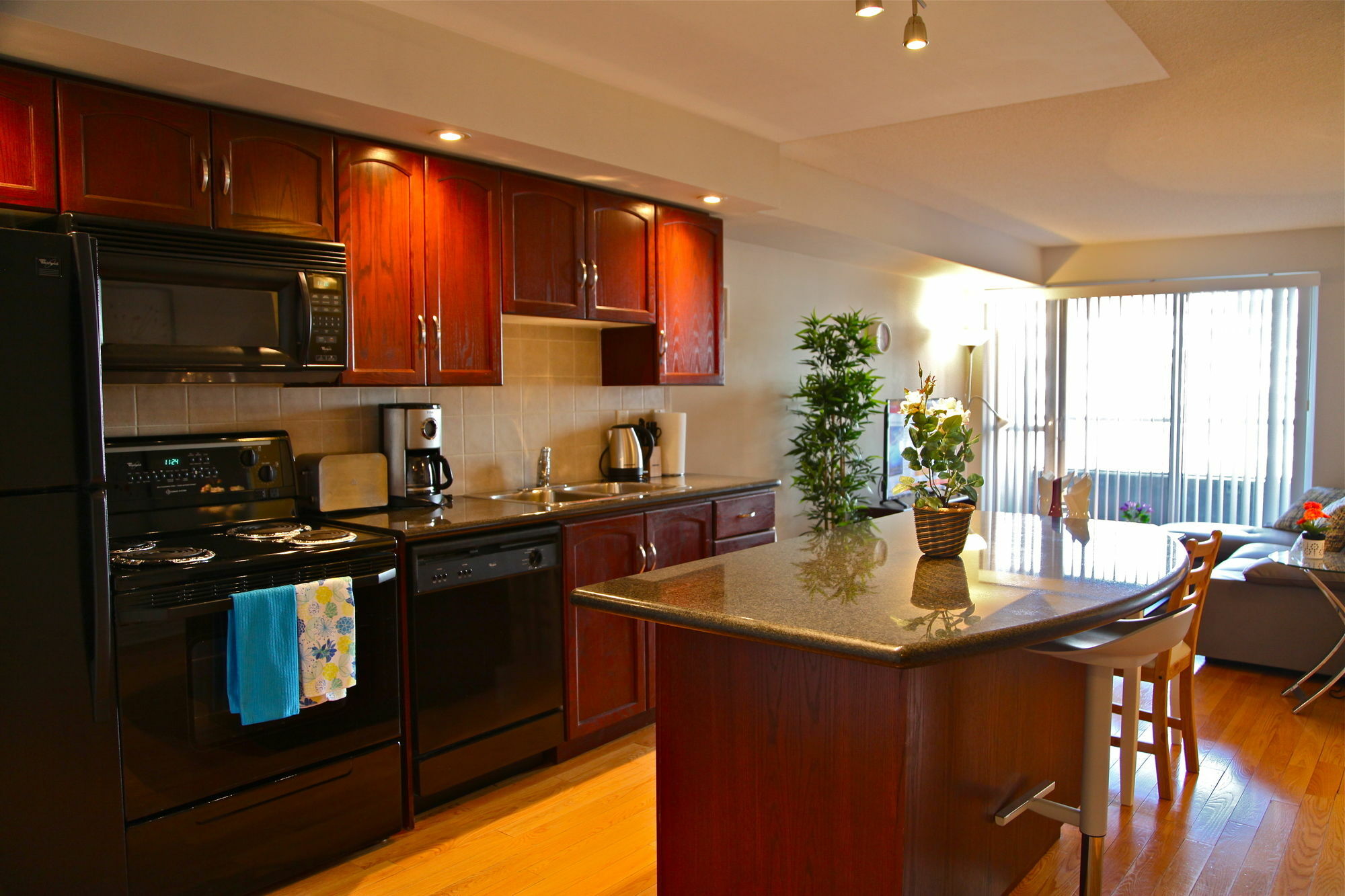 Red Maple Suites - Icon Торонто Екстер'єр фото